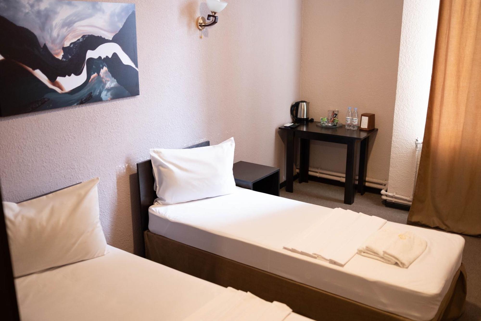 Richmind Hotel Vagharshapat Exteriör bild