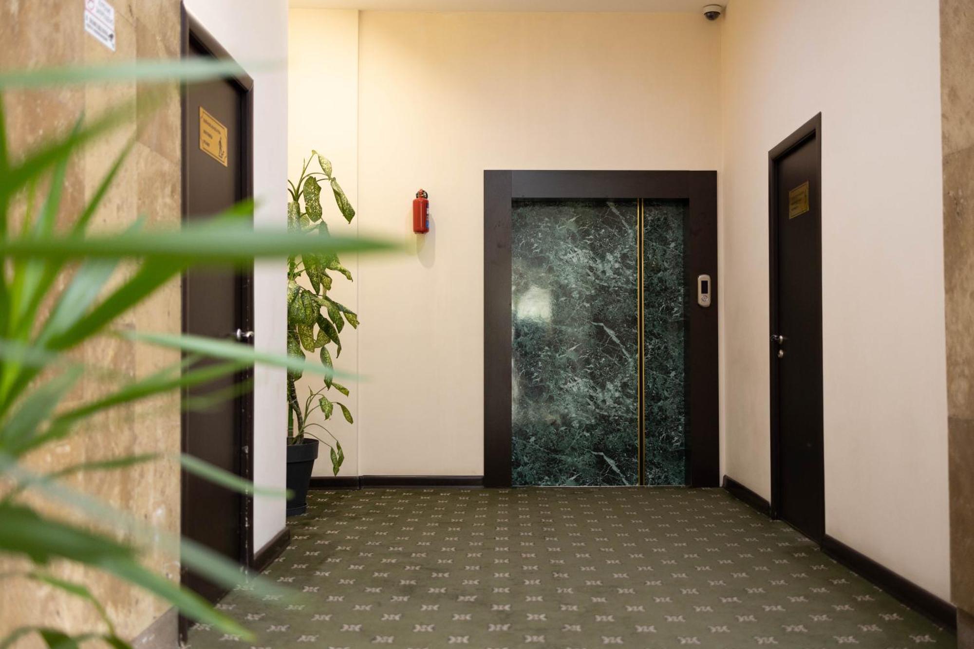 Richmind Hotel Vagharshapat Exteriör bild