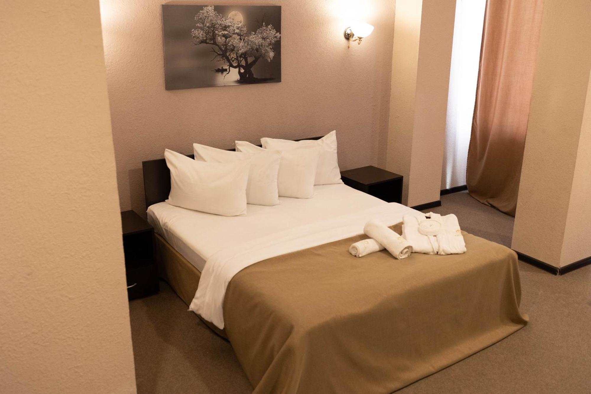 Richmind Hotel Vagharshapat Exteriör bild