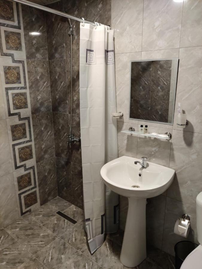Richmind Hotel Vagharshapat Exteriör bild